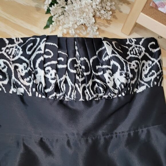 ‎White House Black Market Strapless Cocktail Dress - Picture 12 of 13